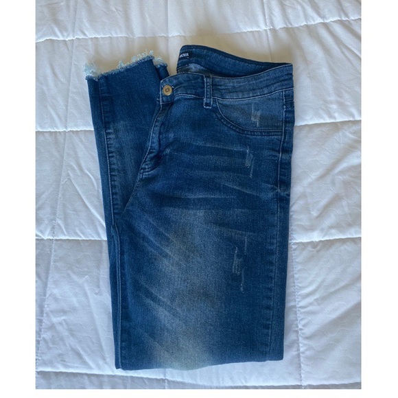 Fashion Nova Jeans - Picture 2 of 2